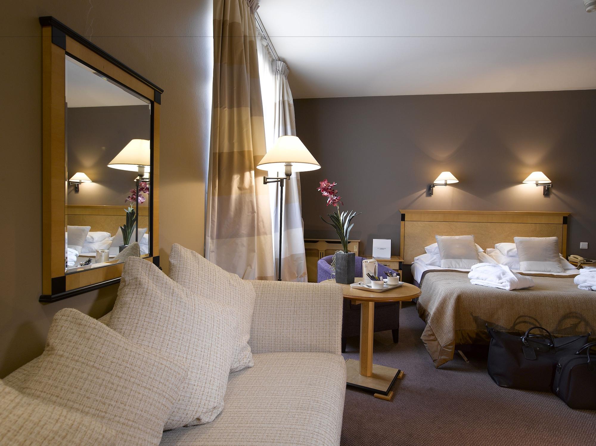 Der Valk Hotel 4*
