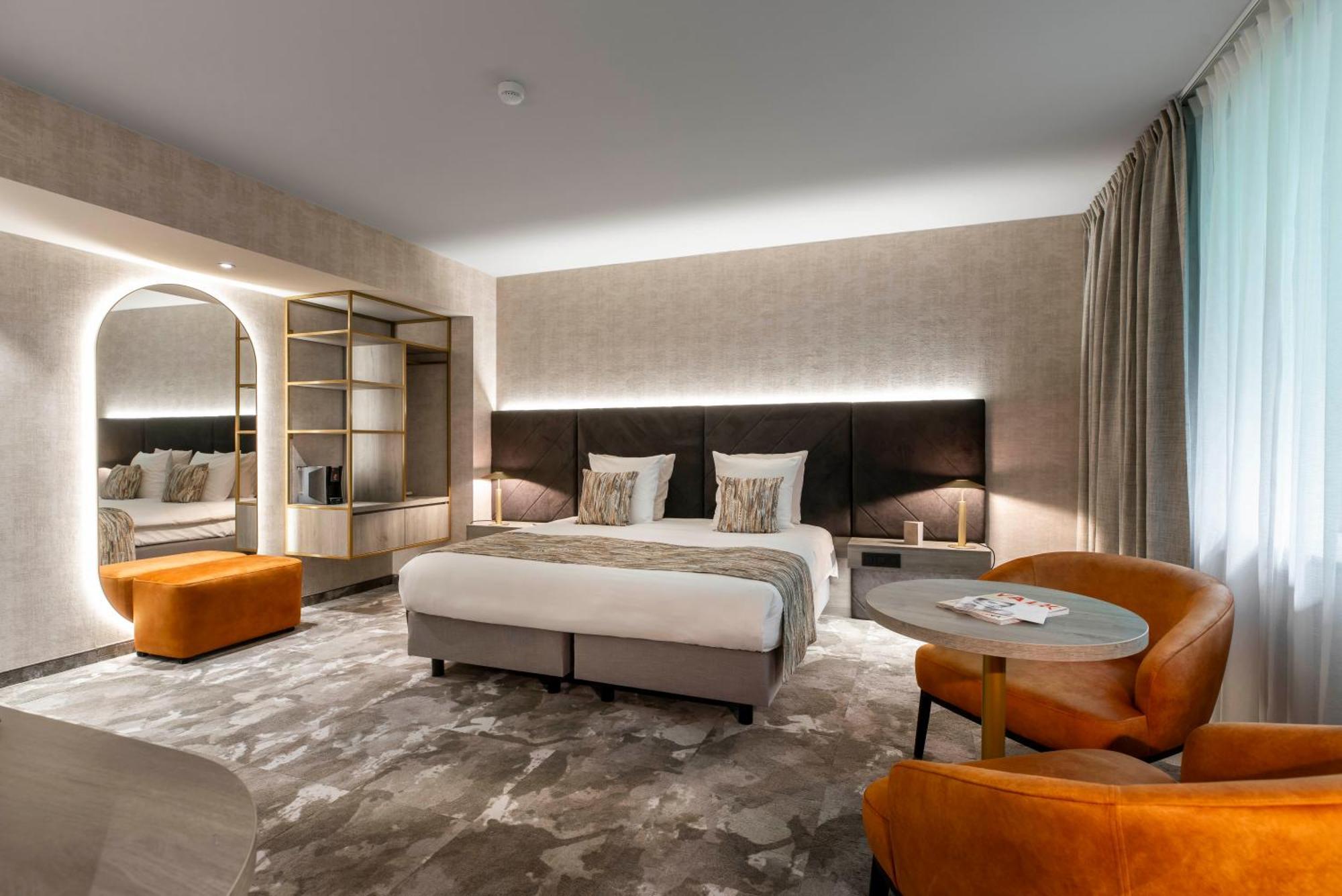 Hotel Der Valk 4*